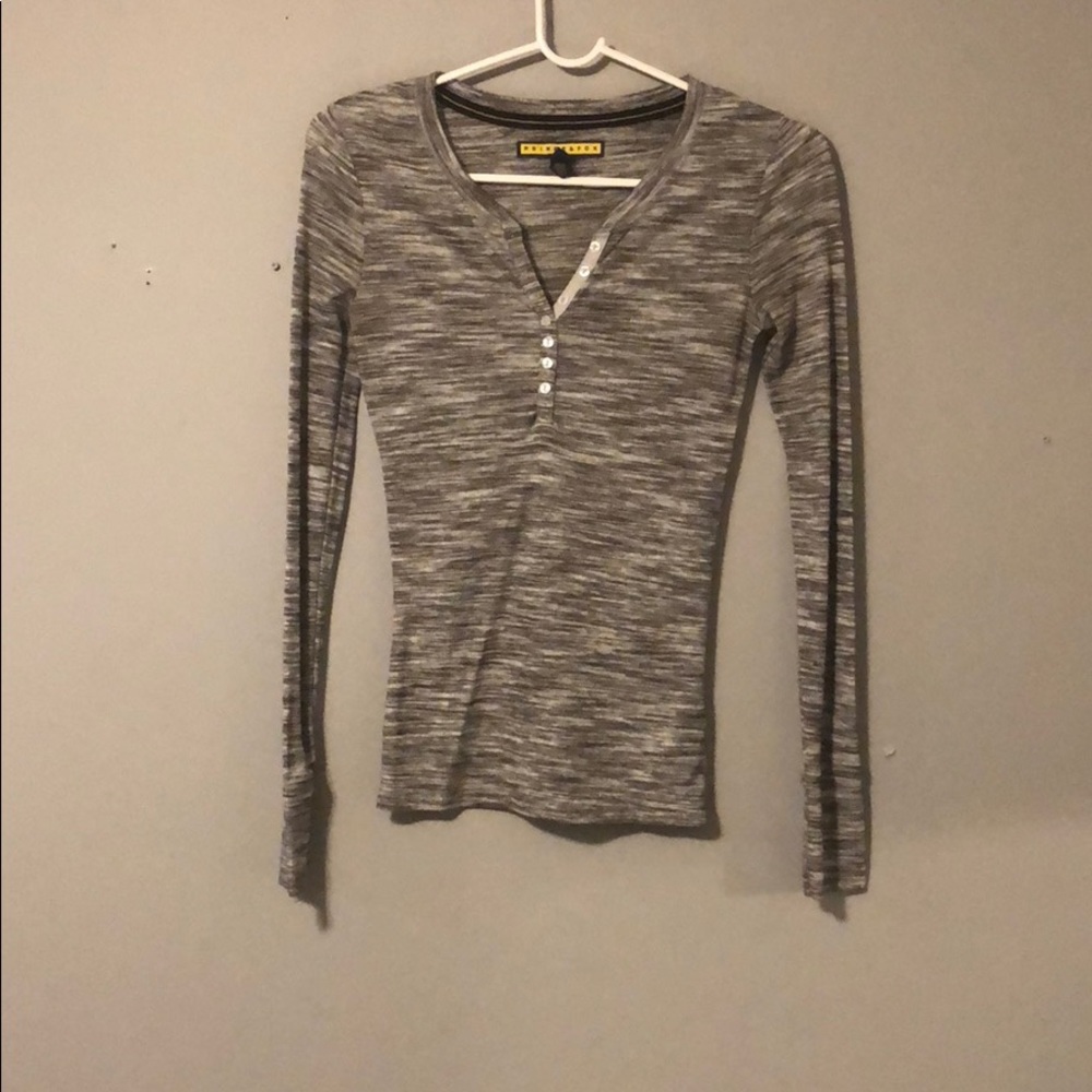 Prince & Fox Size Small Gray Top
